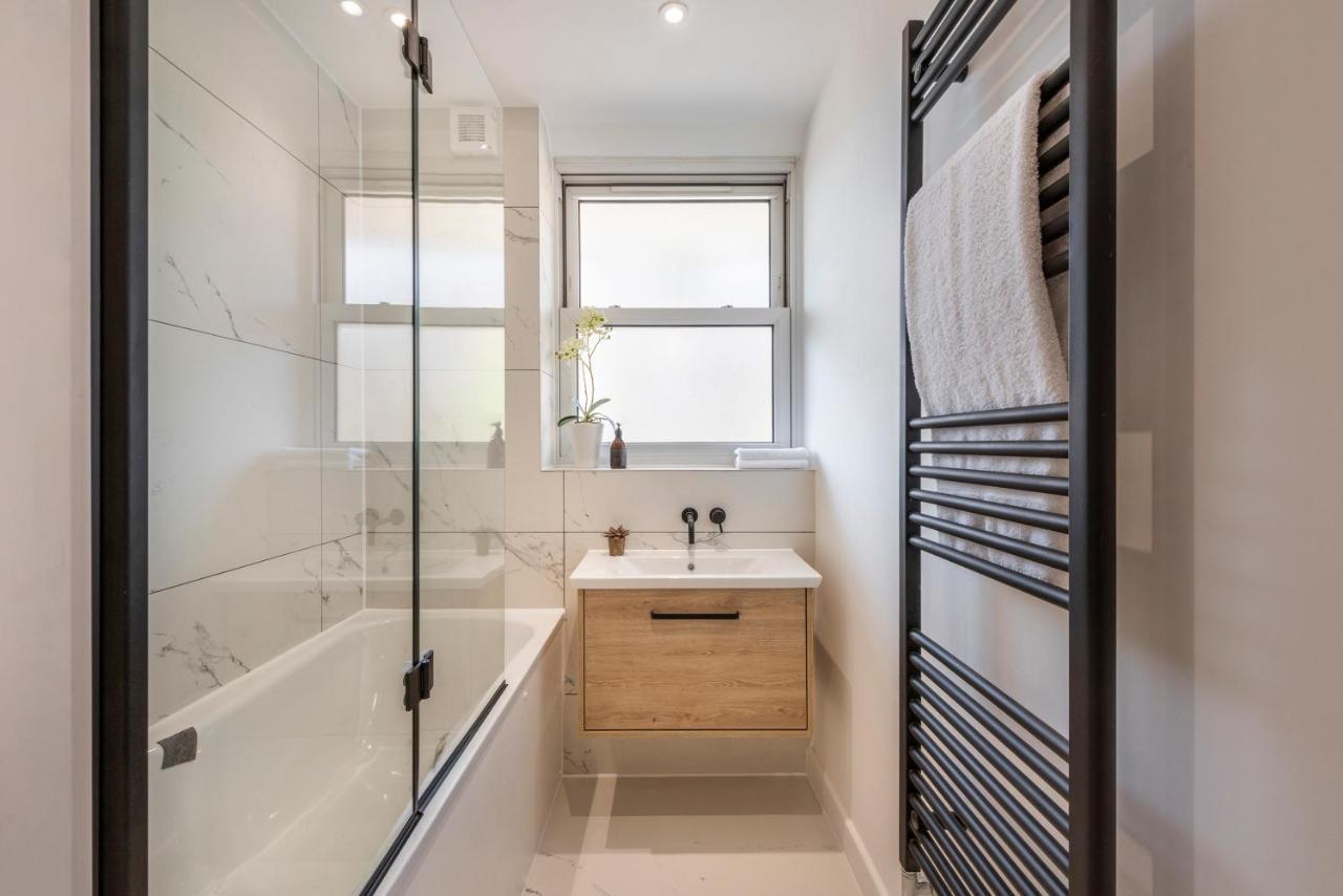 Superb 2 Bed Apartment Near Camden Town Free Wifi Лондон Екстер'єр фото